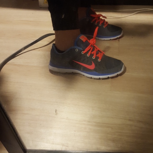 Nike training sneakers. Women's size 6.5. - Picture 6 of 6